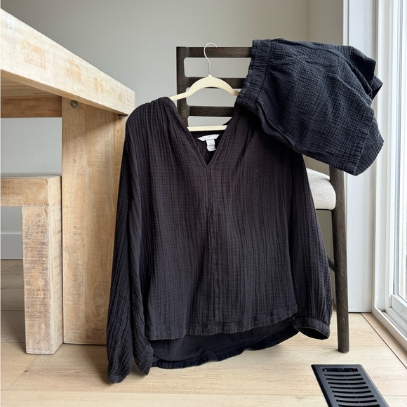 Muslin Black Blouse and Short Set - Picture 1 of 1